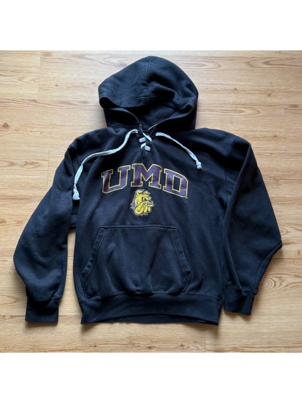 UMD Bulldogs Black Hoodie XL Lace-Up Sweatshirt By MV Sport